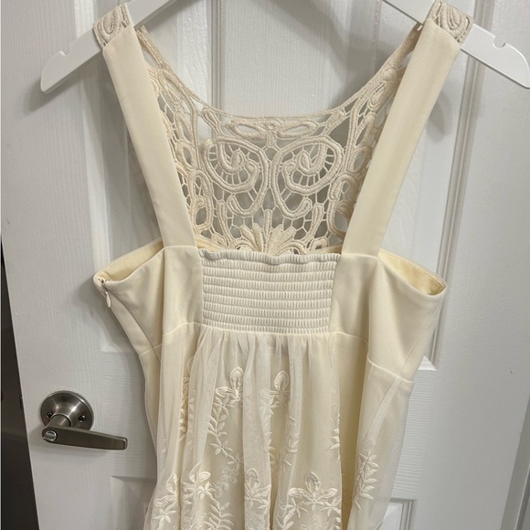 WHBM lace top - Picture 6 of 6